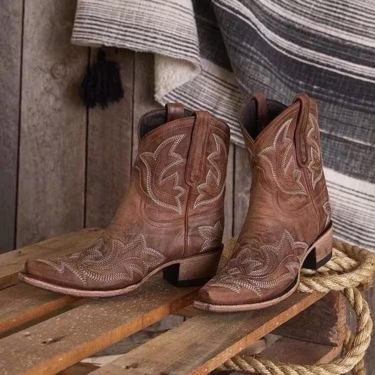 Comelyy Low Chunky Heel Pointed Toe Western Short Women's Boots