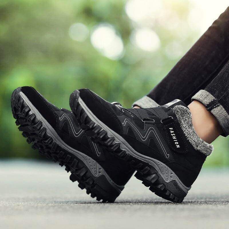 Comelyy Snowy Villia Leather Ankle Boots
