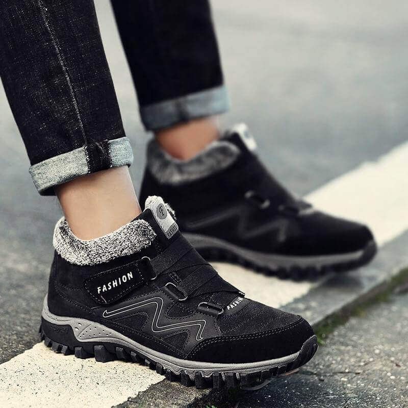 Comelyy Snowy Villia Leather Ankle Boots
