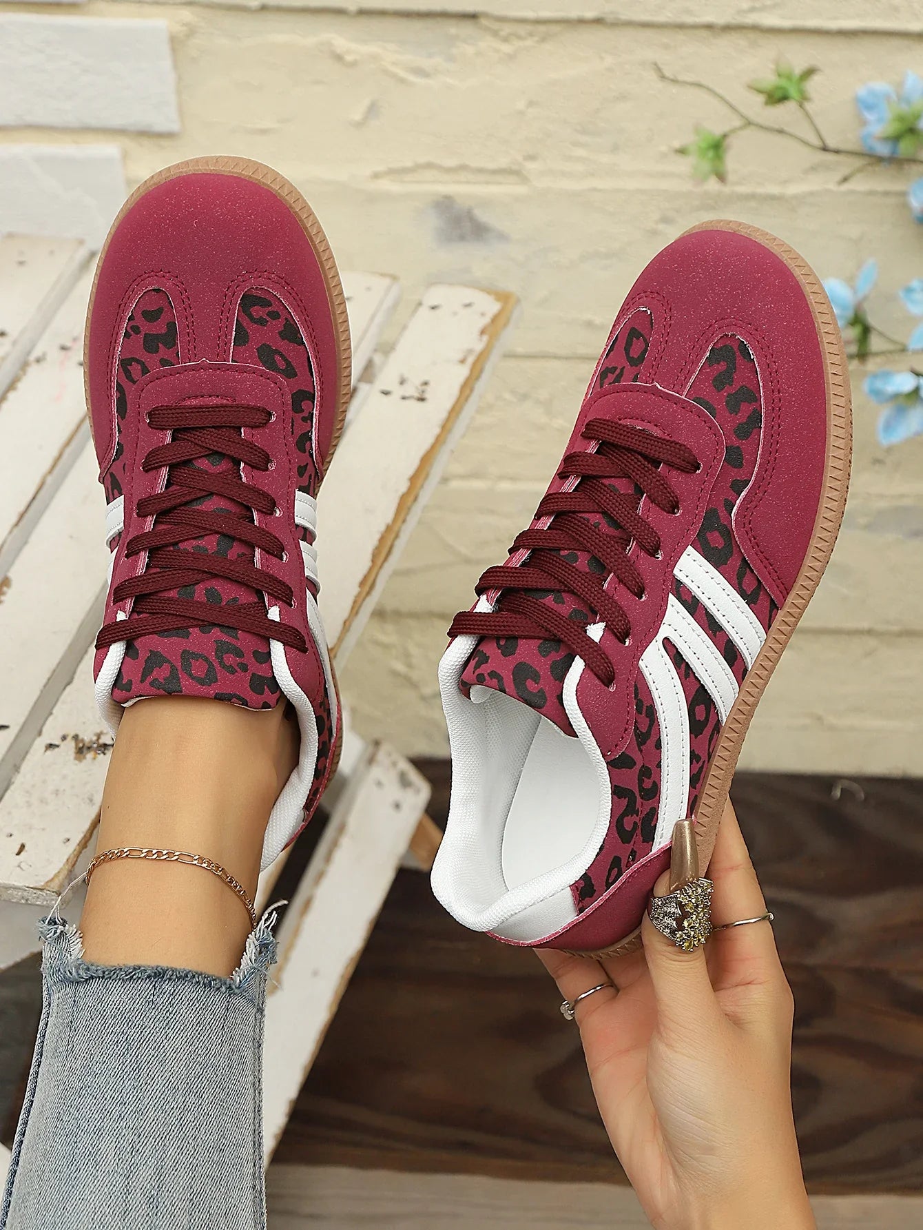 BreezeNova™ Casual Sneakers