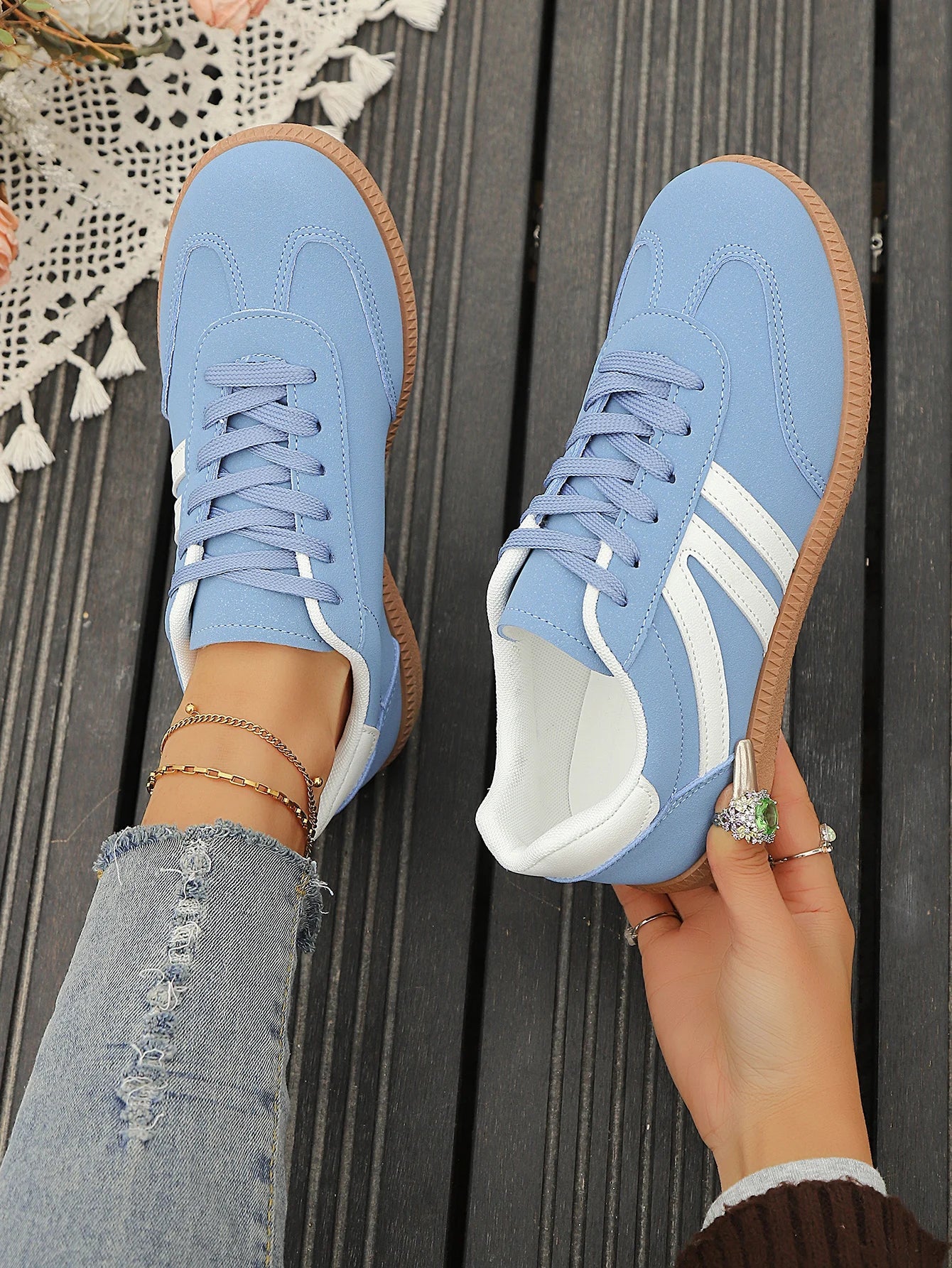 BreezeNova™ Casual Sneakers