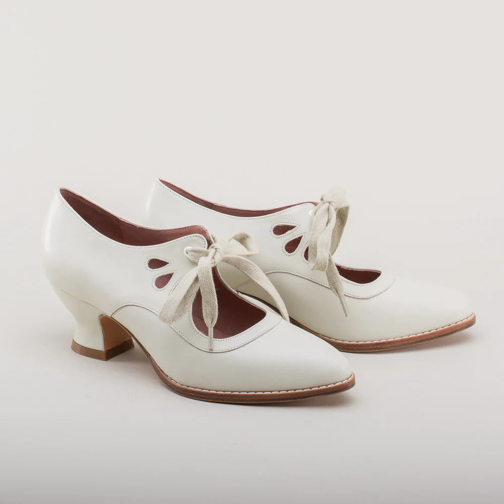 Comelyy Women's hollow high-heeled lace-up casual shoes
