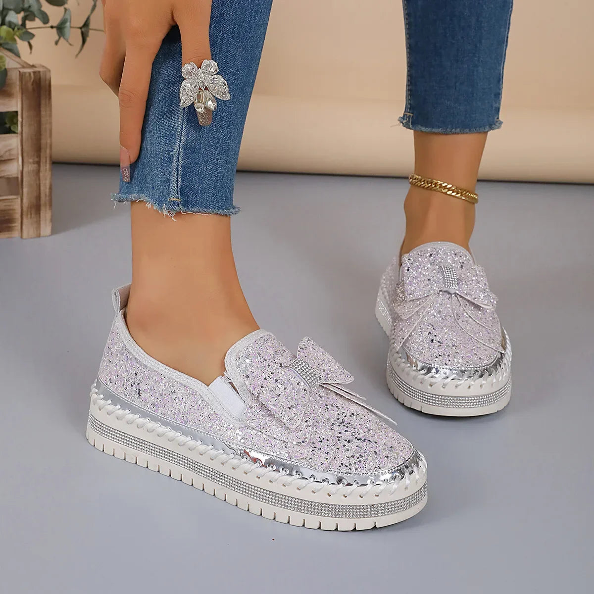 GleamEase™ – Effortless Style. Everyday Comfort.