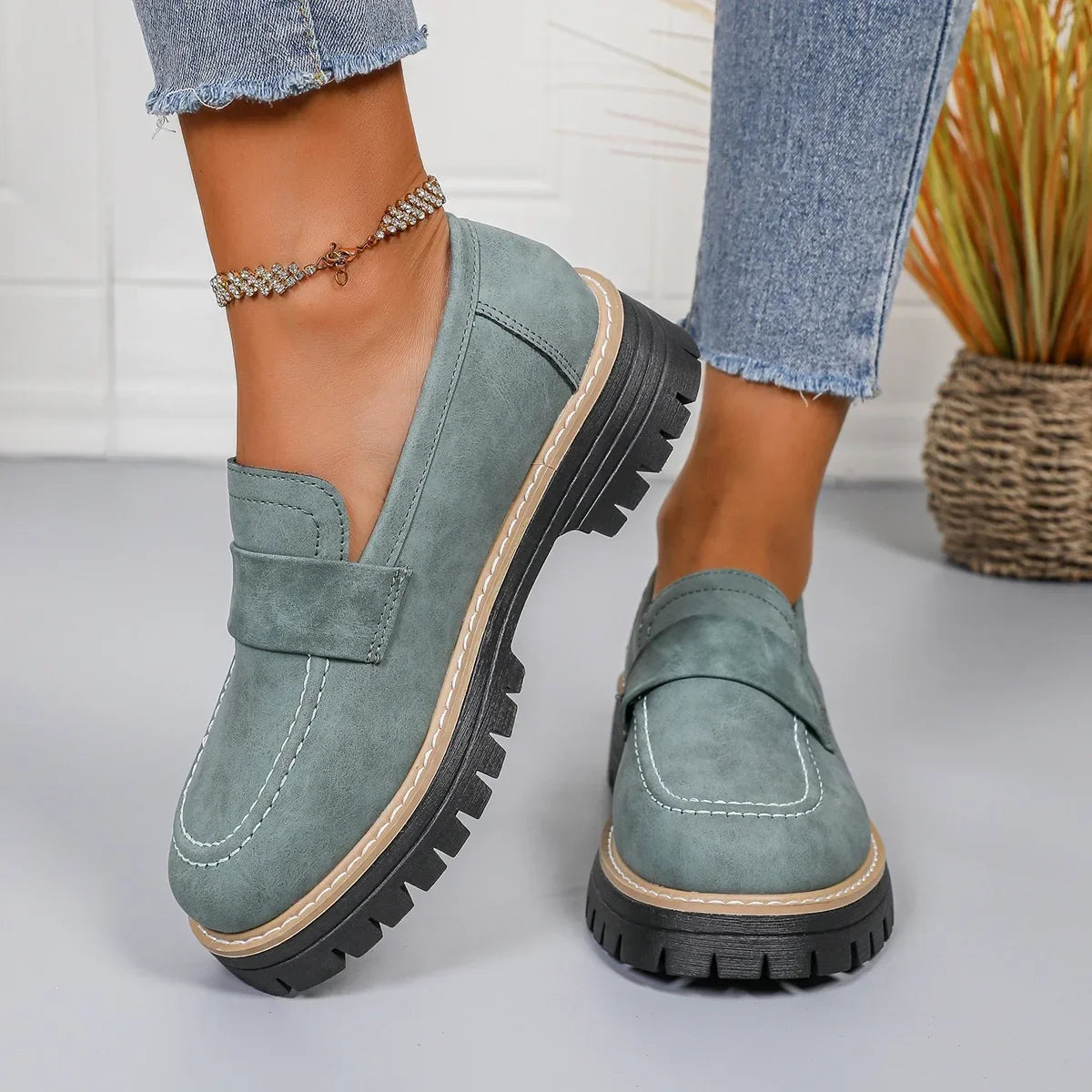 UrbanEase™ Women’s Chunky Platform Slip-On Loafers