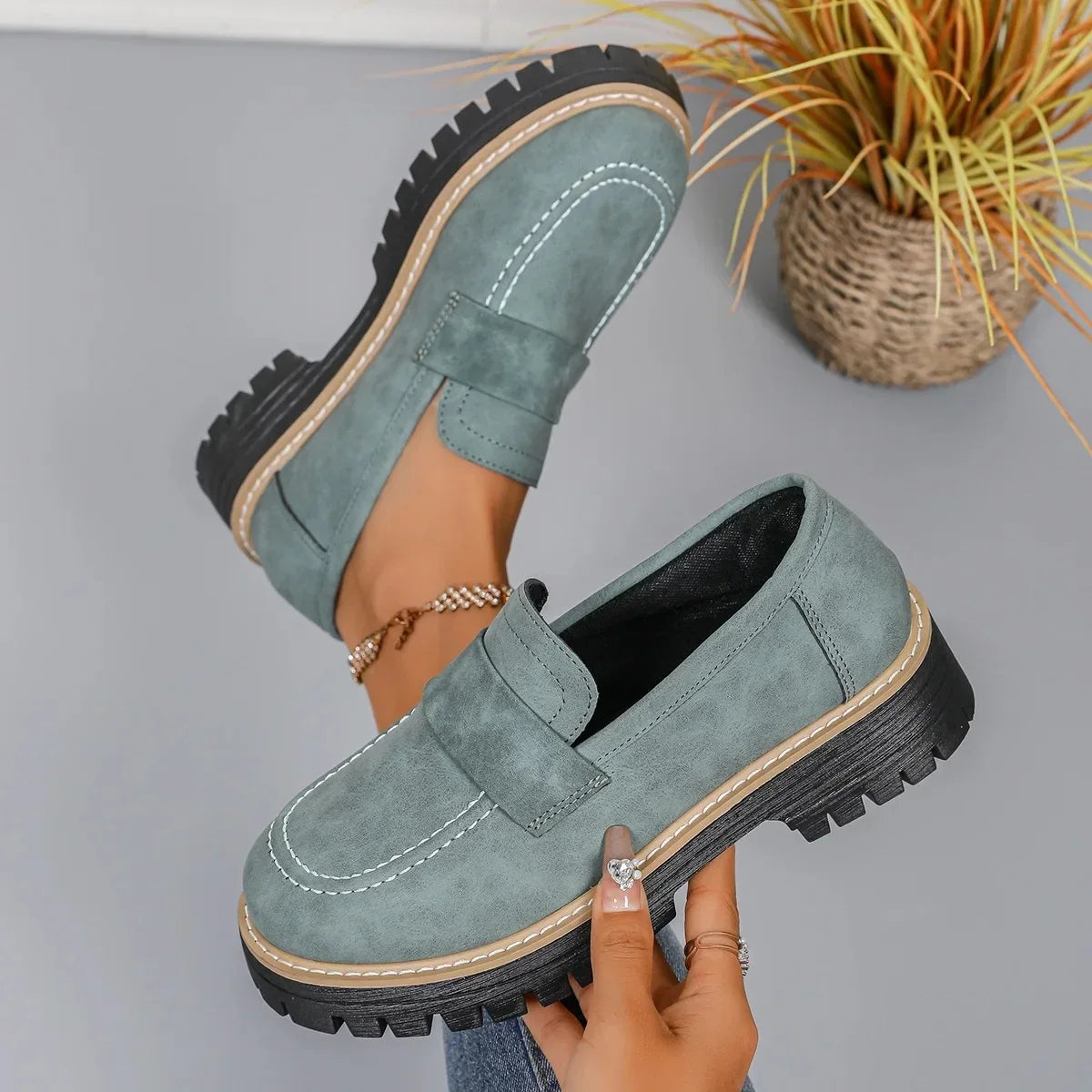 UrbanEase™ Women’s Chunky Platform Slip-On Loafers