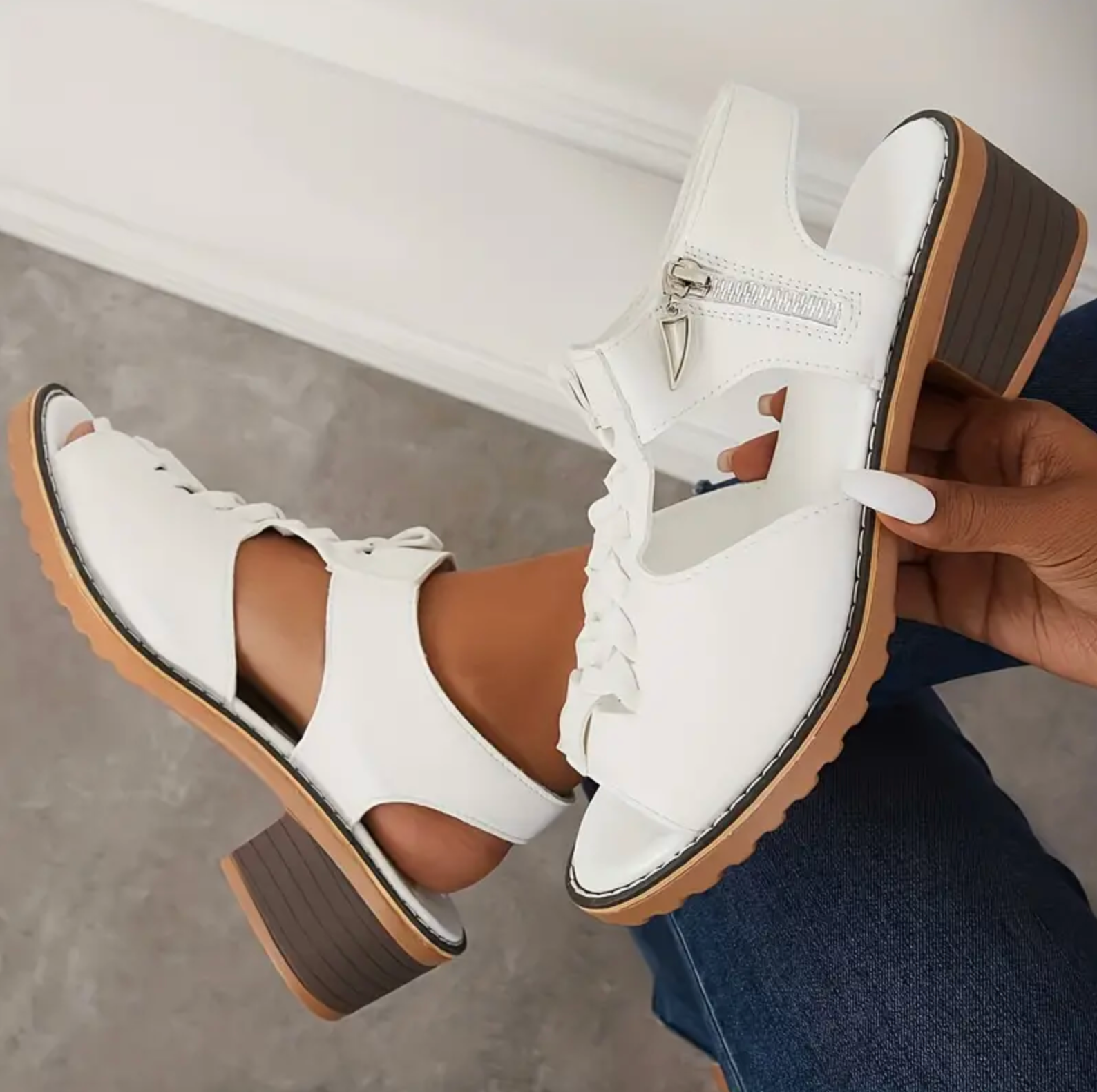 Comelyy Thick heel round toe hollow side zipper sandals for women casual Roman sandals for women