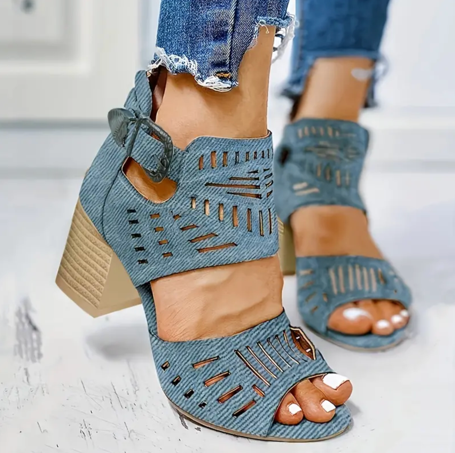 Comelyy Hollow carved block heel women's sandals