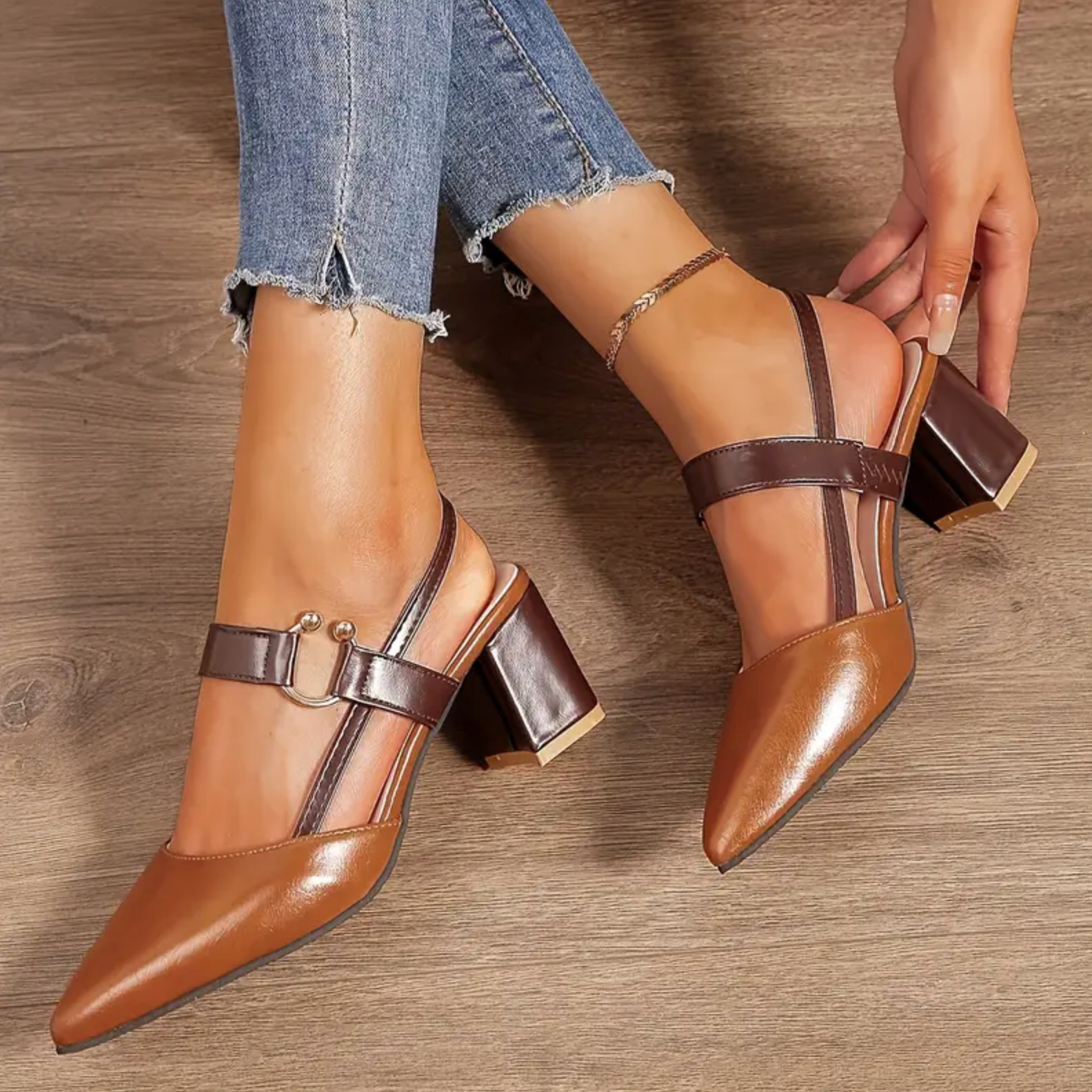 Comelyy pointed toe buckle strap Roman shallow mouth thick heel high heels Sandals