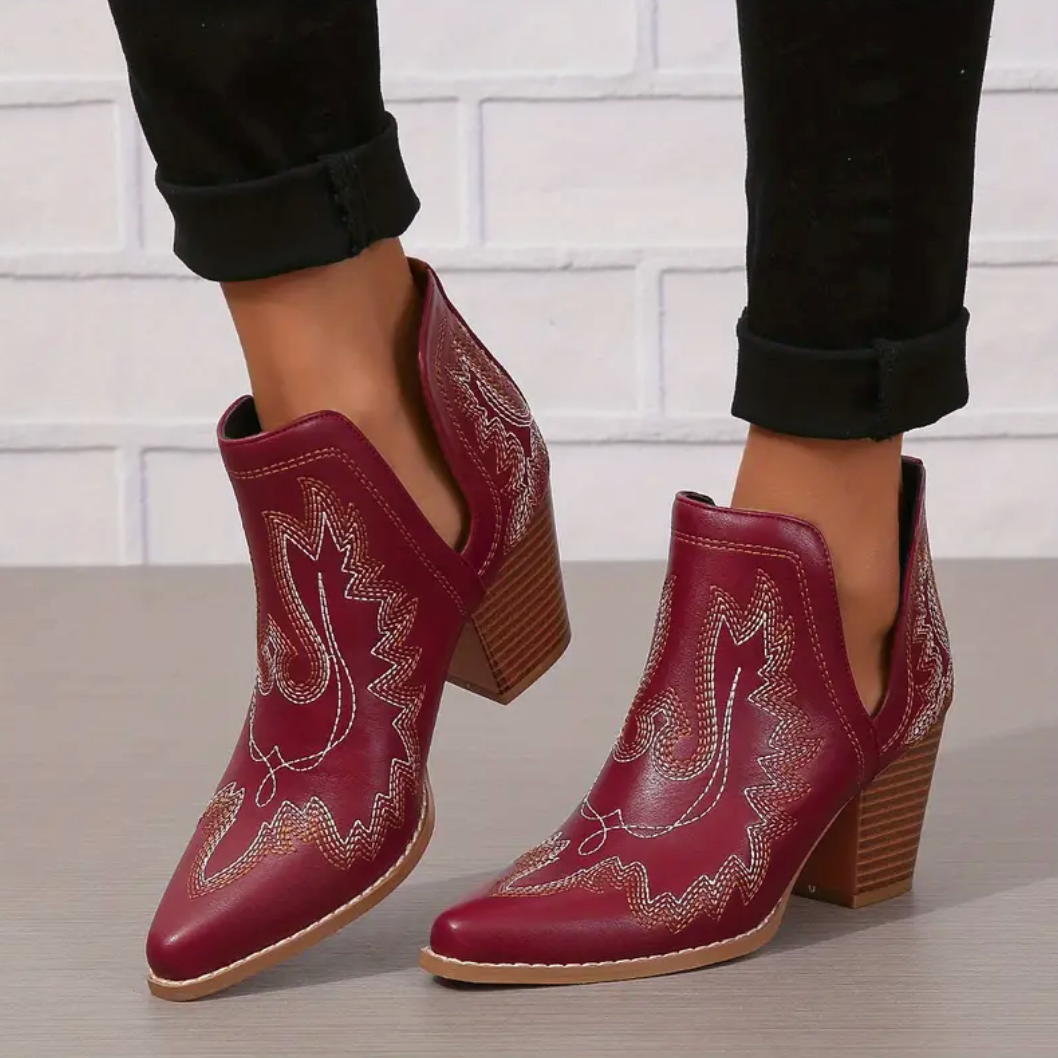Comelyy Retro Embroidered Pointed Toe and V-Cut Ankle Women Boots