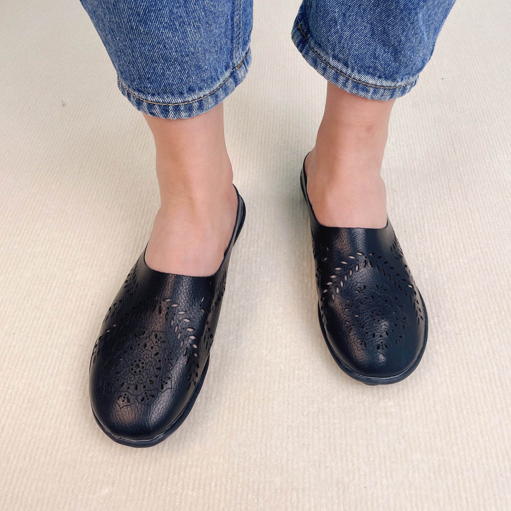 AirEase™ Casual Hollow Slippers