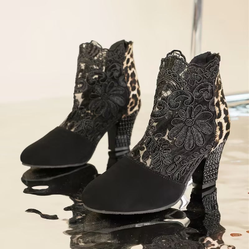 Comelyy Pointed Toe Chunky Heeled Floral Lace Ankle Boots
